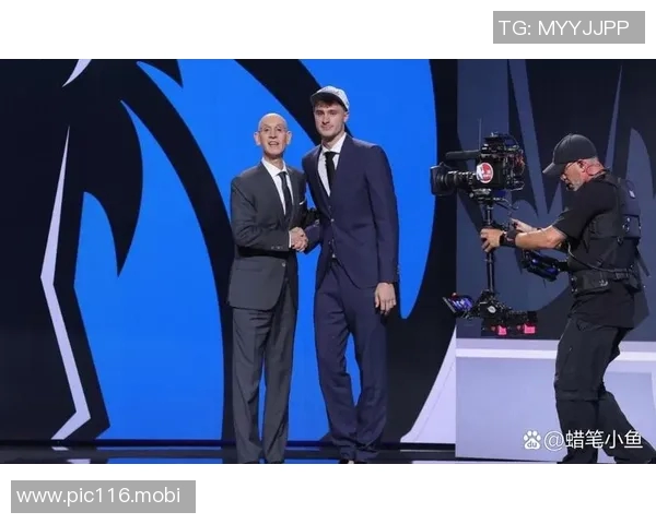 力压文班亚马，独行侠新秀库珀·弗拉格首秀球衣拍出破纪录千万美元天价